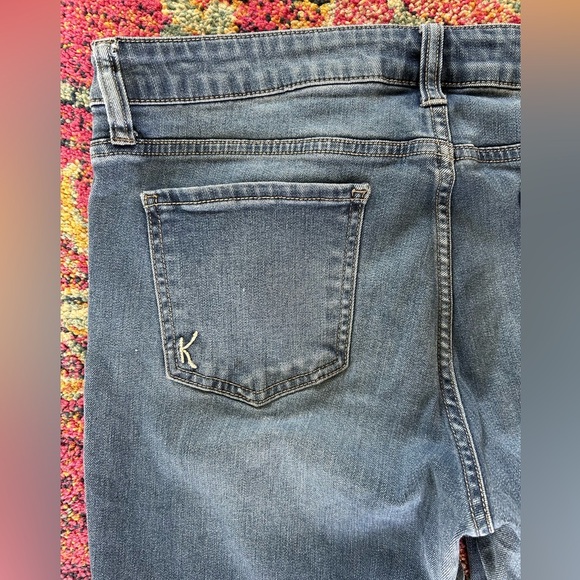 Kut from the Kloth | Women’s medium blue slightly distressed ankle jeans, sz 14 - Picture 11 of 16